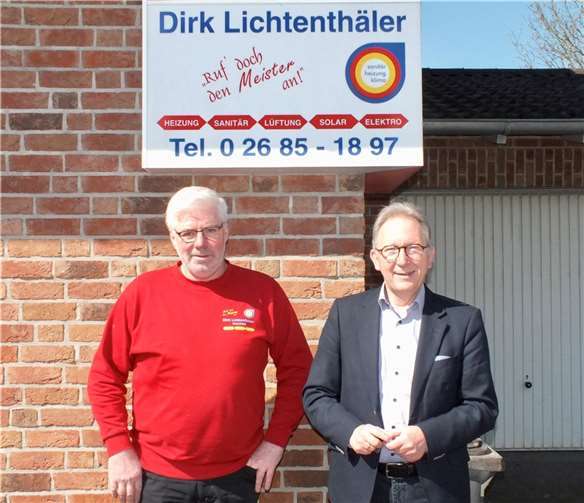 Innungsobermeister Dirk Lichtenthäler und CDU-Bundestagsabgeordneter Erwin Rüddel sehen die Pläne von Minister Habeck zum Gebäudeenergiegesetz kritisch.  Foto: Reinhard Vanderfuhr / Büro Rüddel