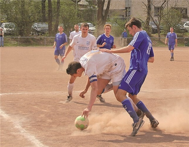 Ins Stolpern wäre der TV Winningen (hier in Metternich) beinah im Heimspiel gegen den SV Niederwerth gekommen. Am Schluss siegte der Tabellenführer der C-Klasse knapp mit 1:0. -TH-