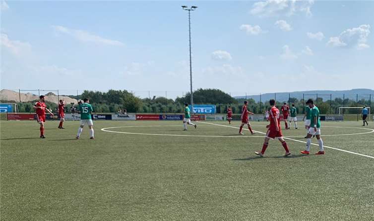 Insbesondere in der Schlussphase wirkte das Spiel beider Mannschaften zum Teil zerfahren. Foto: privat