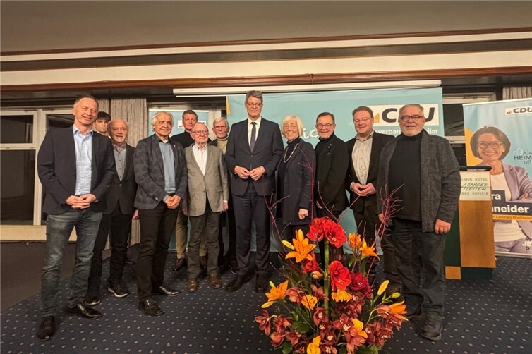 Insbesondere wurde der Stand der Dinge bei der geplanten Ortsumgehung Lohrsdorf einschließlich dem Verlauf der Bundesstraße 266 durch Bad Bodendorf bis zur B9 und dem Stand der Arbeiten am Bahnhof in Sinzig thematisiert. Foto: CDU Sinzig