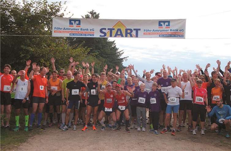 Insellauf auf Amrum: Vor dem Start am Honigparadies im Inseldorf Nebel. Privat