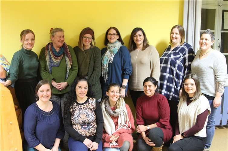 Insgesamt 12 Frauen haben den Qualifizierungskurs Kindertagespflege erfolgreich abgeschlossen.  Foto: privat