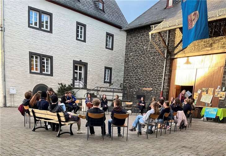 Insgesamt 120 Pfadfinderinnen und Pfadfinder waren beim Frühjahrs-Stammes- und Stufenführungs-Treffen in Thür.  Fotos: privat