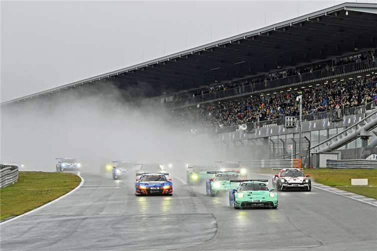 Insgesamt 121 Starter konnte der MSC-Adenau bei wirklich herbstlichen Bedingungen zur 55. Adenauer Rundstrecken-Trophy begrüßen. Fotos: BURG