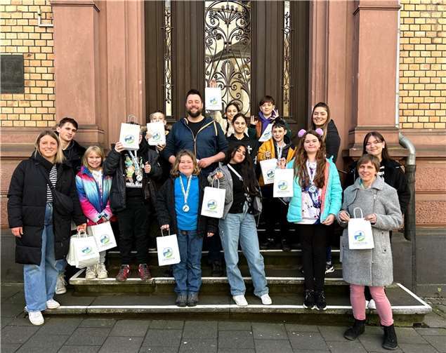 Insgesamt 15 Schüler und Schülerinnen der Freiherr-vom-Stein-Schule besuchten das Rathaus in Lahnstein.  Fotos: Mira Bind / Stadtverwaltung Lahnstein