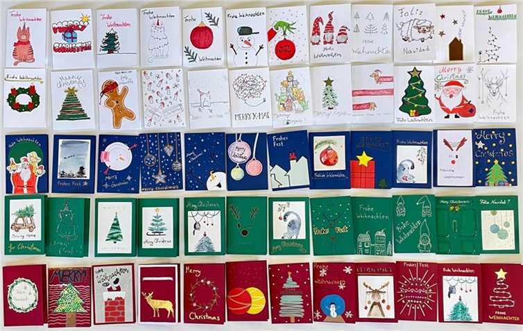 Insgesamt 180 Karten wurden von den Schülern der Gestaltungsklassen gebastelt.  Fotos: privat