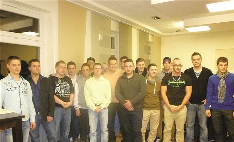 Insgesamt 19 Metallbauer legten nach dreieinhalbjähriger Lehre erfolgreich die Prüfung ab. privat