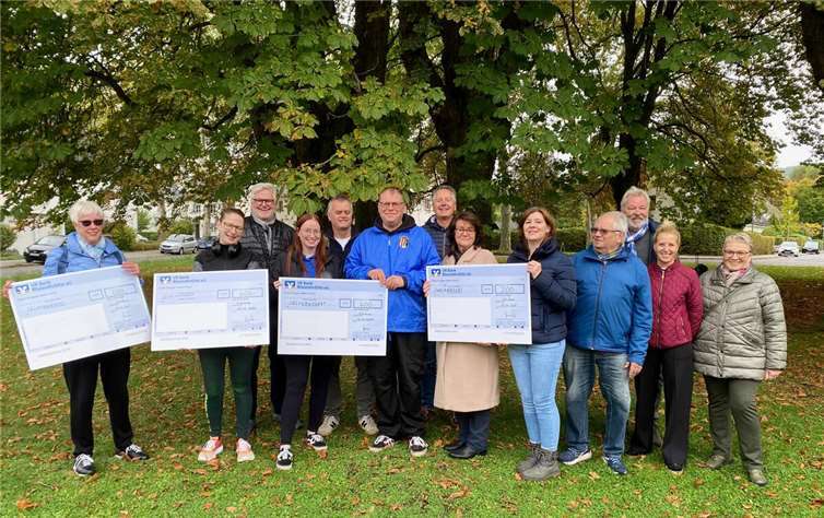 Insgesamt 2000 Euro konnten in diesem Jahr an die Nachbarschaftshilfe Koblenz-Süd, das Quartiersbüro der AWO in der Vorstadt, den Laubacher Bürgerverein und an die Vorstädter Kirmesgesellschaft übergeben werden. Foto: privat