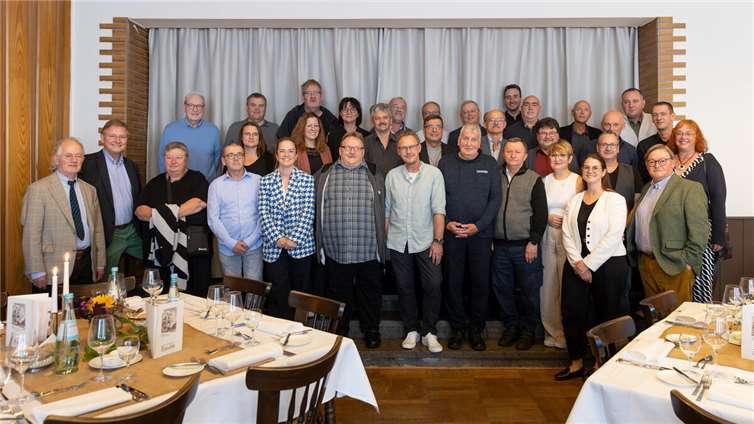 Insgesamt 29 Mitarbeiterinnen und Mitarbeiter hat Brohl Wellpappe in Mayen geehrt.  Foto: Jan Bartsch