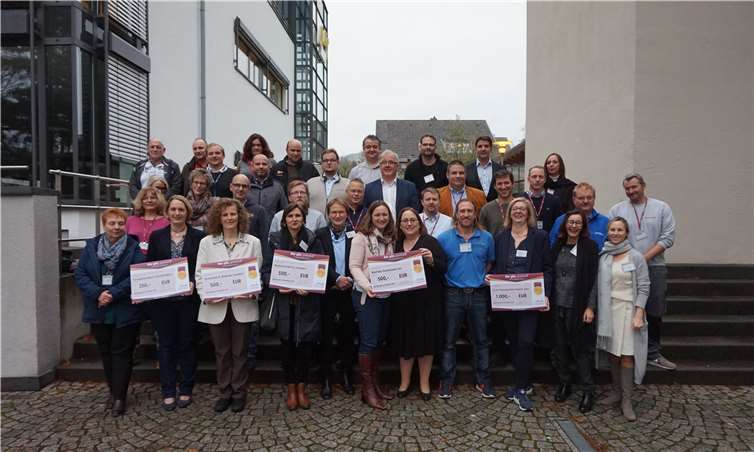 Insgesamt 3000 Euro konnte BNI Siebengebirge an verschieden Projekte und Organisationen spenden. Foto: privat