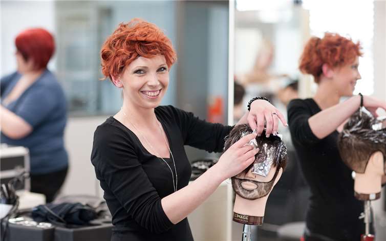 Insgesamt 3164 neue Ausbildungsverhältnisse wurden 2019 im Handwerk des Koblenzer Kammerbezirks abgeschlossen. Foto: P!ELmedia