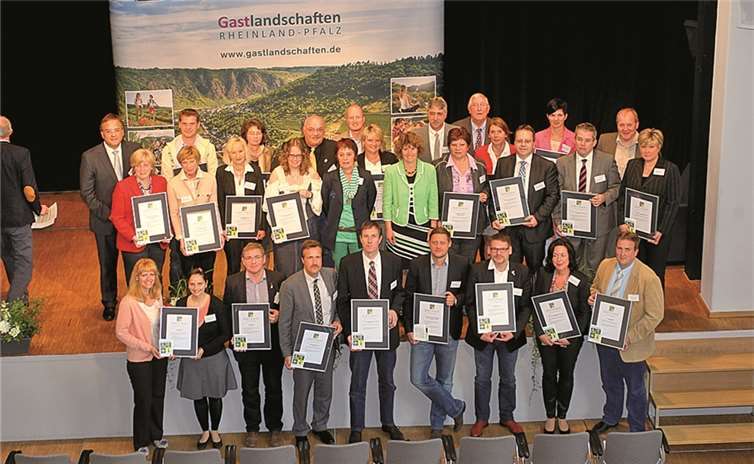 Insgesamt 33 Betriebe wurden für ihr Engagement ausgezeichnet, davon 13 Betriebe auch nach Stufe 2.Privat