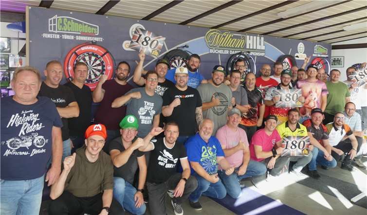 Insgesamt 37 Wettbewerbsteilnehmer nahmen an vierten Benefiz-Darts-Open in Büchel teil. Fotos: TE