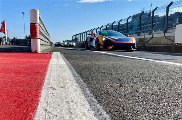 Insgesamt 43 Rennwagen gingen bei der der Fanatec GT World Challenge Europe an den Start. Foto: AC 1927 Mayen e.V.