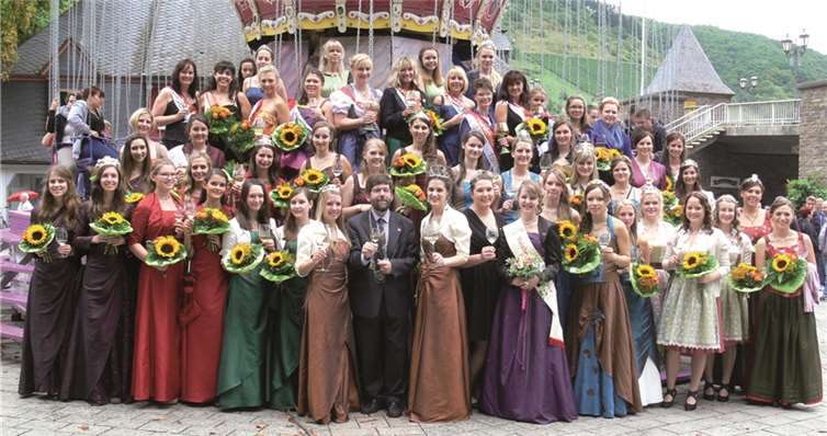 Insgesamt 51 Weinmajestäten aus dem Ferienland Cochem gaben sich im Moselstädtchen ein willkommenes Stelldichein. TE