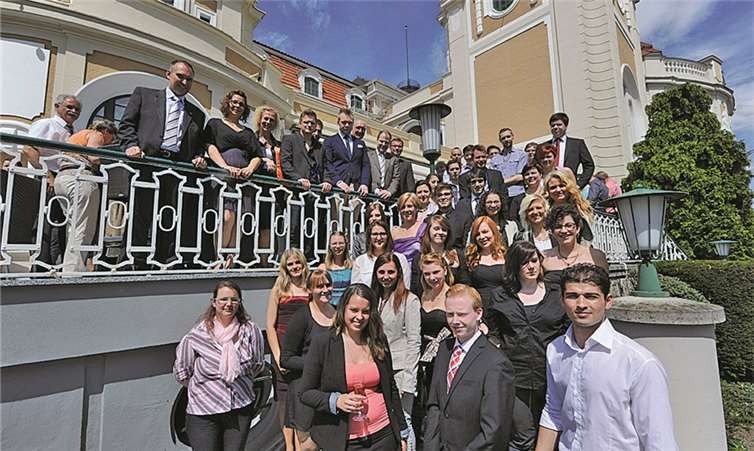 Insgesamt 53 Prüflinge aus dem Kreis Ahrweiler legten erfolgreich ihre Abschlussprüfungen im Bereich Hotellerie und Gastronomie ab. FIX