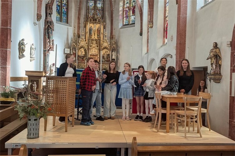 Insgesamt 7 Kinder und 5 Jugendliche bildeten die Gruppe der Darsteller.