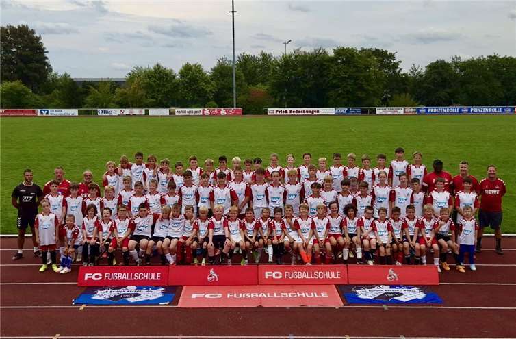 Großer Spaß beim Fußball-Sommercamp mit der Fußballschule des 1. FC Köln Insgesamt 77 Mädchen und Jungen im Alter von 6 bis 14 Jahren nahmen an dem dreitägigen Camp teil. Foto: privat