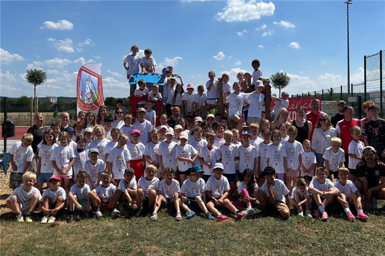 Insgesamt 86 Kinder im Alter von 6-12 Jahren nahmen an der diesjährigen Ferienfreizeit des SV Kripp, dem „Kids Summer Camp“, teil.