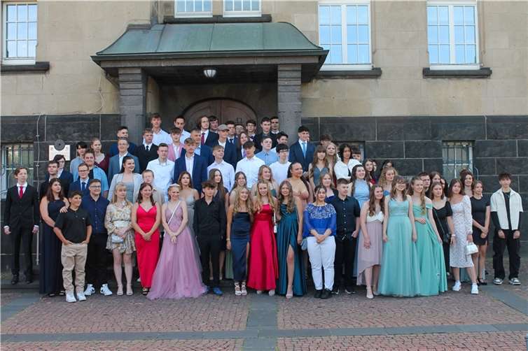 Insgesamt 92 Schülerinnen und Schüler der Realschule plus und Fachoberschule Mendig feierten kürzlich ihren Abschluss.  Foto: privat