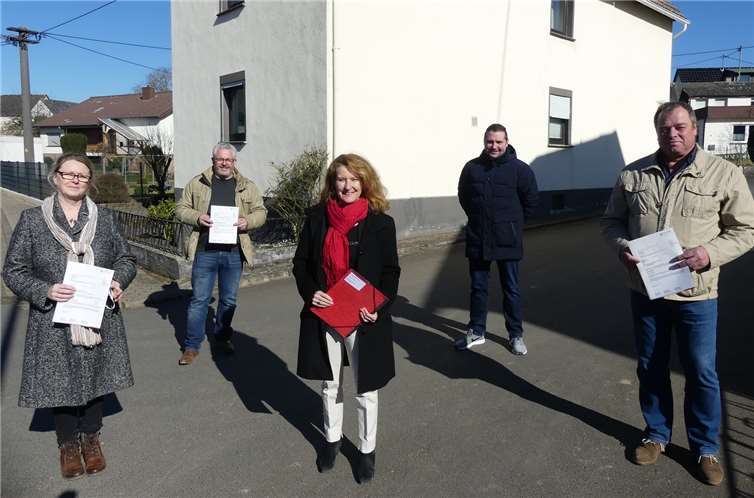 Insgesamt können sich die drei unterstützten Gemeinden über eine Summe von 130.000 Euro für Baumaßnahmen freuen.Fotos: TE