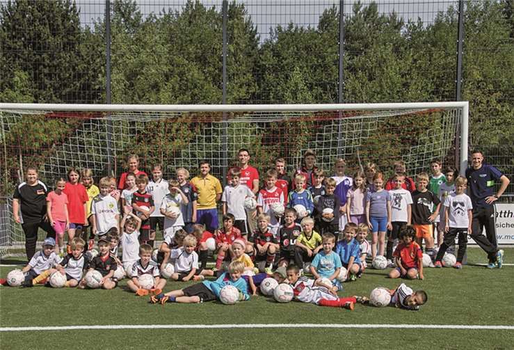 Insgesamt nahmen 49 Kinder und Jugendliche am Fußball-Sommer-Camp teil. Dirk Breuer