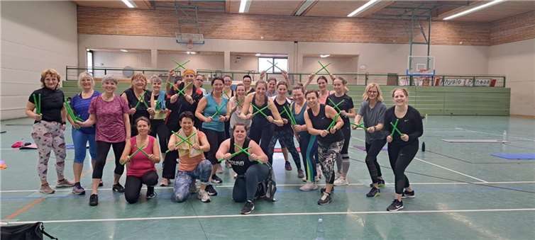 Insgesamt nahmen über 30 begeisterte Teilnehmerinnen an der Aerobic-Convention teil, die nicht nur eine sportliche Herausforderung bot, sondern auch Gemeinschaft und Spaß förderte. Quelle: TuS Treis-Karden