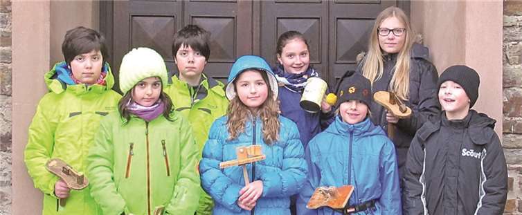 Insgesamt neun Jungen und Mädchen bildeten in diesem Jahr im Ortsteil Treis das Kläpperkinder-Team.TT