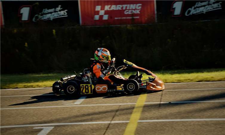 Insgesamt sechs Rennen und zwei Qualifikationsläufe ist der 12-jährige an nur einem Wochenende gefahren. Fotos: Storm Photography