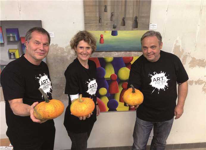 Insgesamt unfassbare 2000 Besucher! Die ArtAhr 2014 sagt „Auf Wiedersehen“ - bis nächstes Jahr (v.li.): Veranstalter Christoph Zimmermann, Schirmherrin Eveline Lemke, Manfred Ruch (Bürgerforum Sinzig). privat