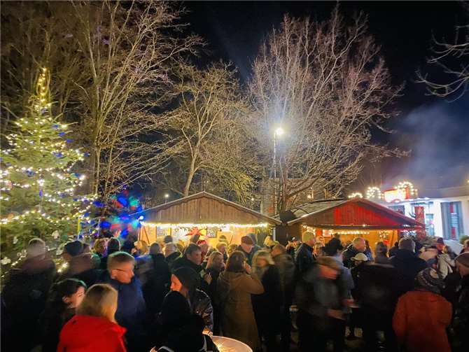 Insgesamt war der Weihnachtsmarkt in Bad Bodendorf ein gelungenes Event.  Foto: Sandra Seidenfuß