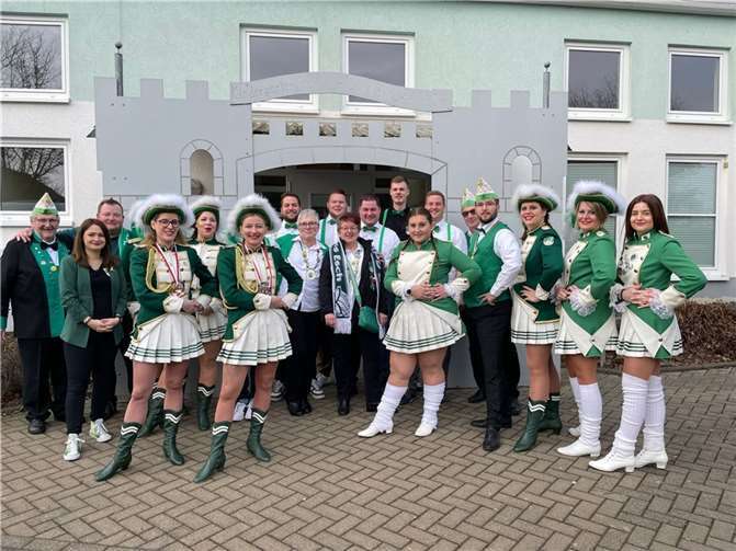Insgesamt war es ein schöner, karnevalistischer Tag für alle Mitglieder der Karnevalsgesellschaft Garde-Grün-Weiss-Esch. Foto: privat
