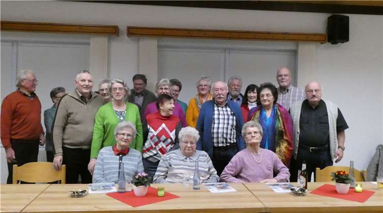 Insgesamt waren mehr als 30 Senioren ins Dorfgemeinschaftshaus gekommen, um gemeinsam mit einem unterhaltsamen Nachmittag das neue Jahr zu beginnen. privat