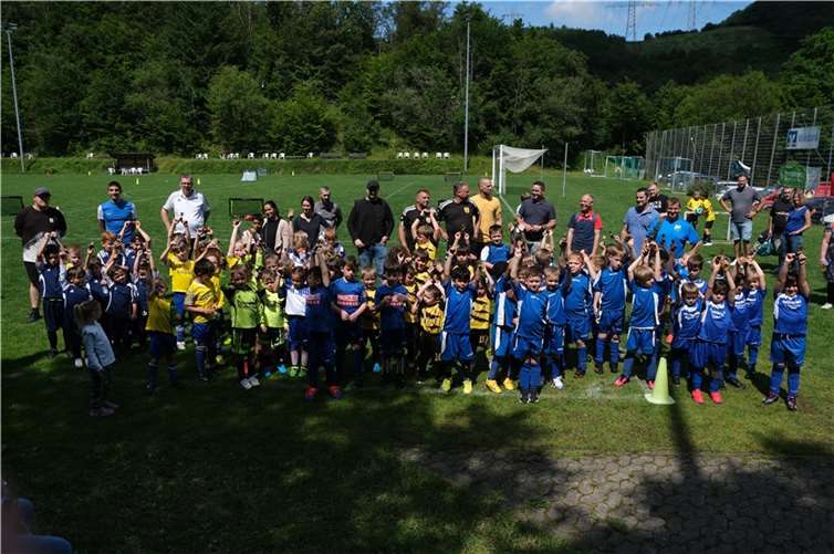 Insgesamt waren über 220 Spielerinnen und Spieler auf dem Sportplatz.  Foto:privat