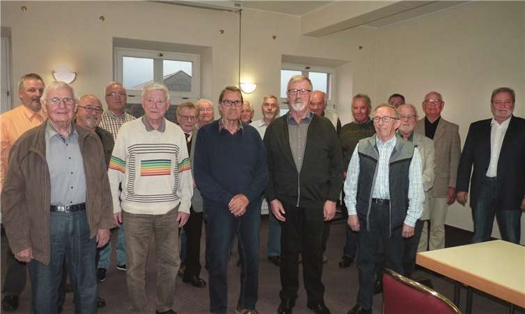 Insgesamt wurden im Rahmen der Jahreshauptversammlung vier inaktive und ein aktiver Sänger geehrt. Fotos: FRE