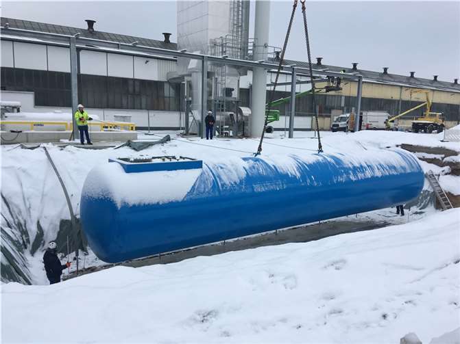 Installation der neuen LPG-Anlage bestehend aus einem Flüssiggastank, einer Verdampfungseinheit sowie einer Gas-/Luft-Mischanlage. Foto: RHI Magnesita