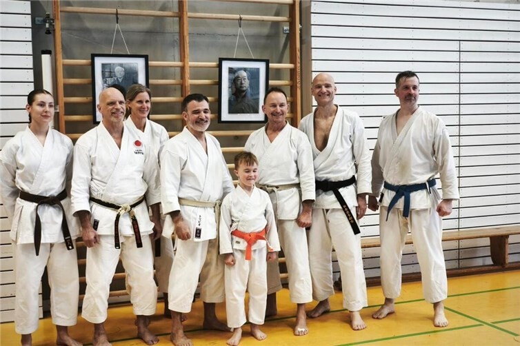 Instructor Osterkamp mit Remagener Karatekas