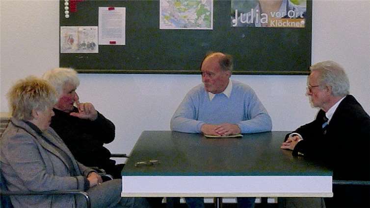 Intensiv diskutierte das Leitungsteam der Bendorfer Senioren-Union (v.l.) Roswitha Euler, Hartmut Cronrath, Hajo Stuhlträger und Manfred Hendrichs das Veranstaltungsprogramm der nächsten Monate, bei dem auch das gesellige Miteinander nicht zu kurz kommen wird.privat