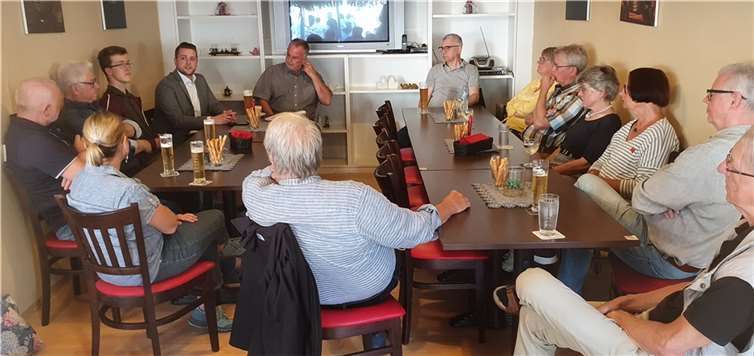 Interessante Gespräche führten die Teilnehmer der Veranstaltung.  Foto: Claudia Felten-Biermann