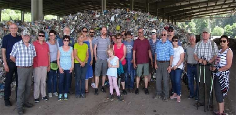 Interessante Informationen bekamen die 25 Teilnehmerinnenund Teilnehmer bei ihrem Ausflug in der Region Linkenbach.privat