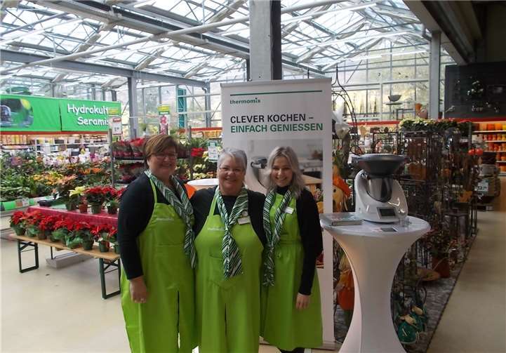 Interessante Neuheiten-Vorführungen gab es wieder im röhrig-Erlebnismarkt zum Katharinenmarkt, so von Thermomix mit gleich drei kompetenten Vorführerinnen.Privat