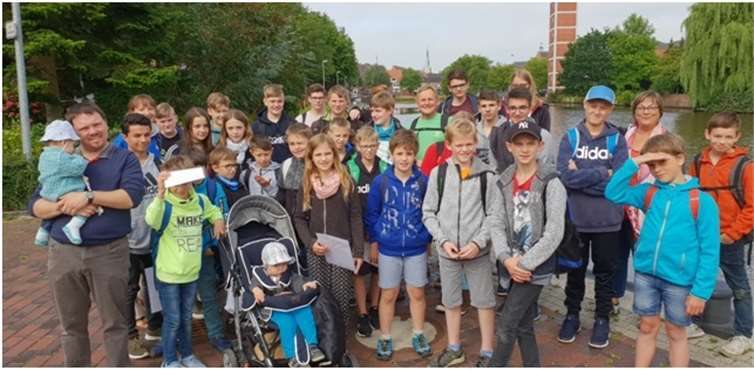 Interessante Tage verbrachten 35 Kinder und Jugendliche aus der Pfarrei St. Anna auf ihrer Ferienfreizeit in Emden. Foto: privat