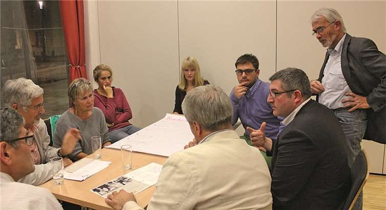 Interessiere trafen sich zum Diskussionsabend in Andernach. privat