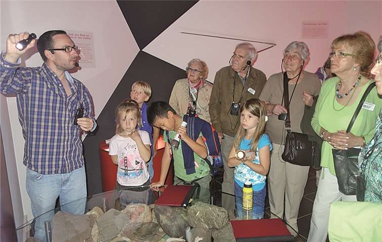 Interessiert folgten die Teilnehmer den interessanten Ausführungen der Führung. Spontaner Kommentar von Erika Schulze (obere Reihe, 1. von links): „So gut wie heute habe ich noch nie gehört!“ privat