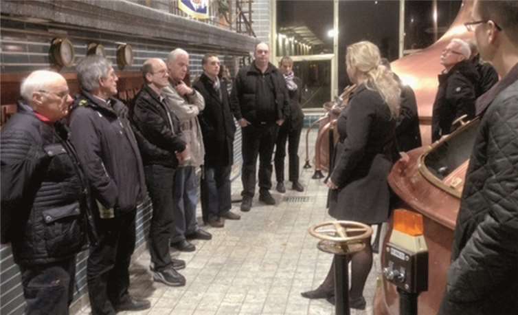 Interessiert lauschten die Mitglieder und Freunde der CDU Burgen-Brodenbach den Erläuterungen zum Brauvorgang bis zur Auslieferung in Flaschen oder Fässer.CDU Burgen-Brodenbach