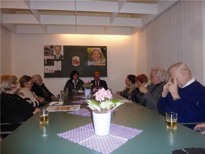 Interessiert verfolgen die CDU-Senioren die Ausführungen von Mechthild Heil zur Verbraucherschutzpolitik.Stadtverband Bendorf