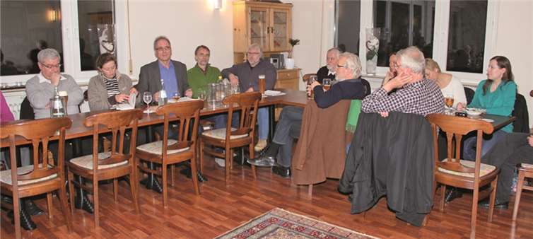 Interessiert verfolgte die Zuhörer die Ausführungen von Ernst Christoph Stolper zum geplanten Freihandelsabkommen. privat