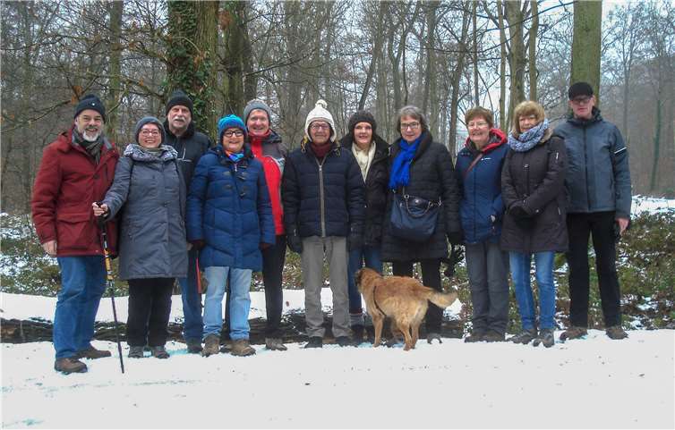 Interessierte Bürgerinnen und Bürger wanderten mit Sozialdemokraten durch den Stadtwald.Foto: Privat