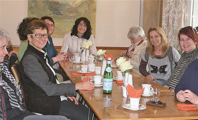 Interessierte Damen begaben sich auf die Spuren interessanter Frauen, die die Geschichte und das Gesicht der Stadt Andernach in Jahrhunderten in beeindruckender Weise prägten. privat