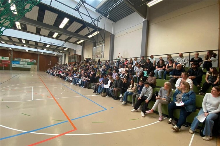 Interessierte Eltern.